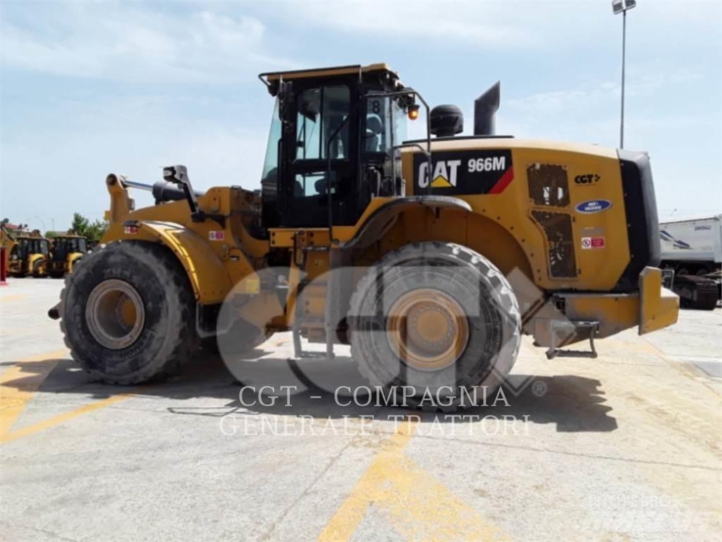 CAT 966M Kolové nakladače