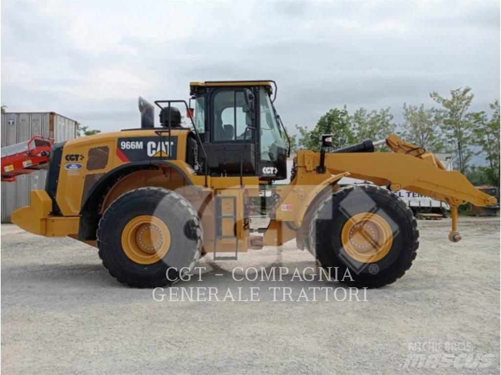 CAT 966M Kolové nakladače