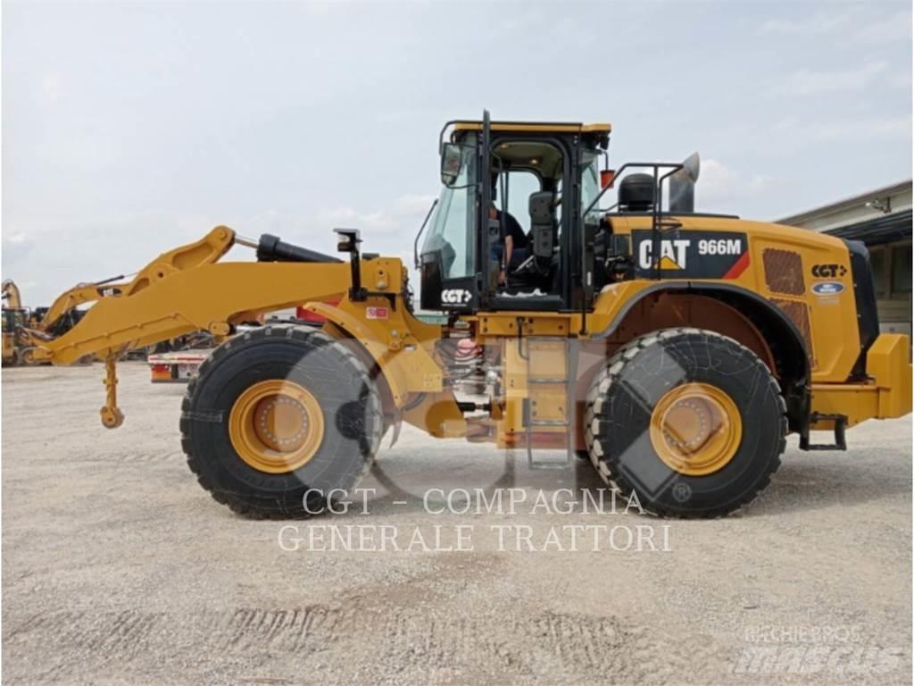 CAT 966M Kolové nakladače