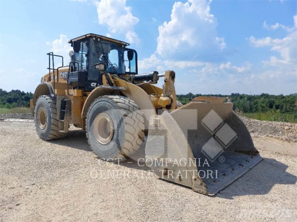 CAT 966M Kolové nakladače