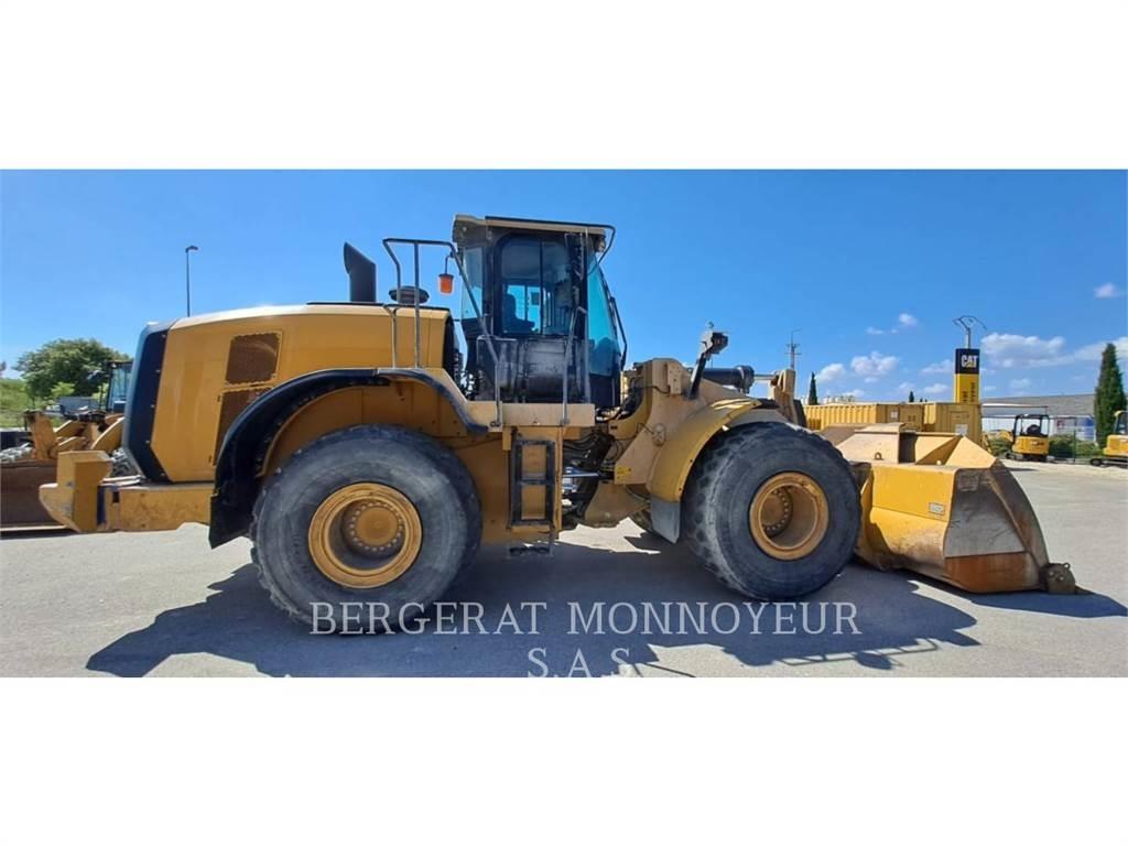 CAT 966M Kolové nakladače
