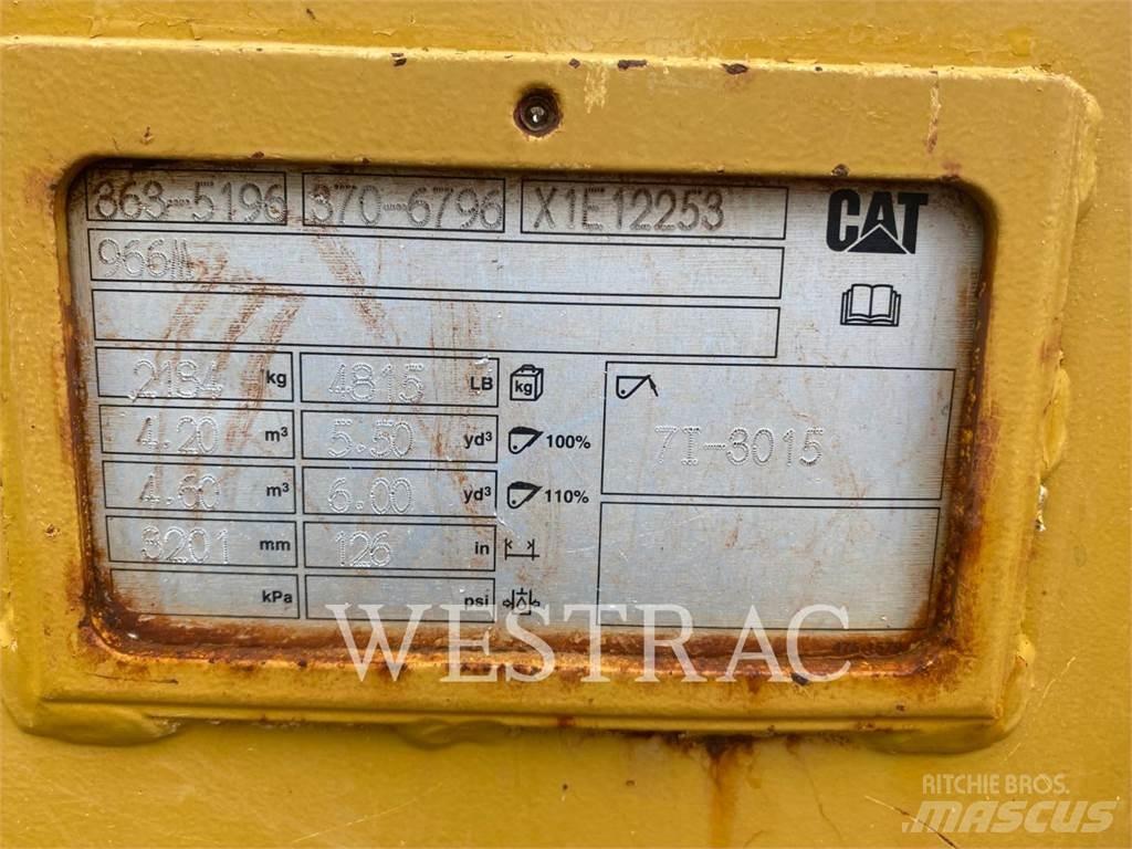 CAT 966M Kolové nakladače