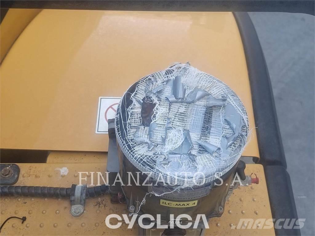 CAT 966M Kolové nakladače