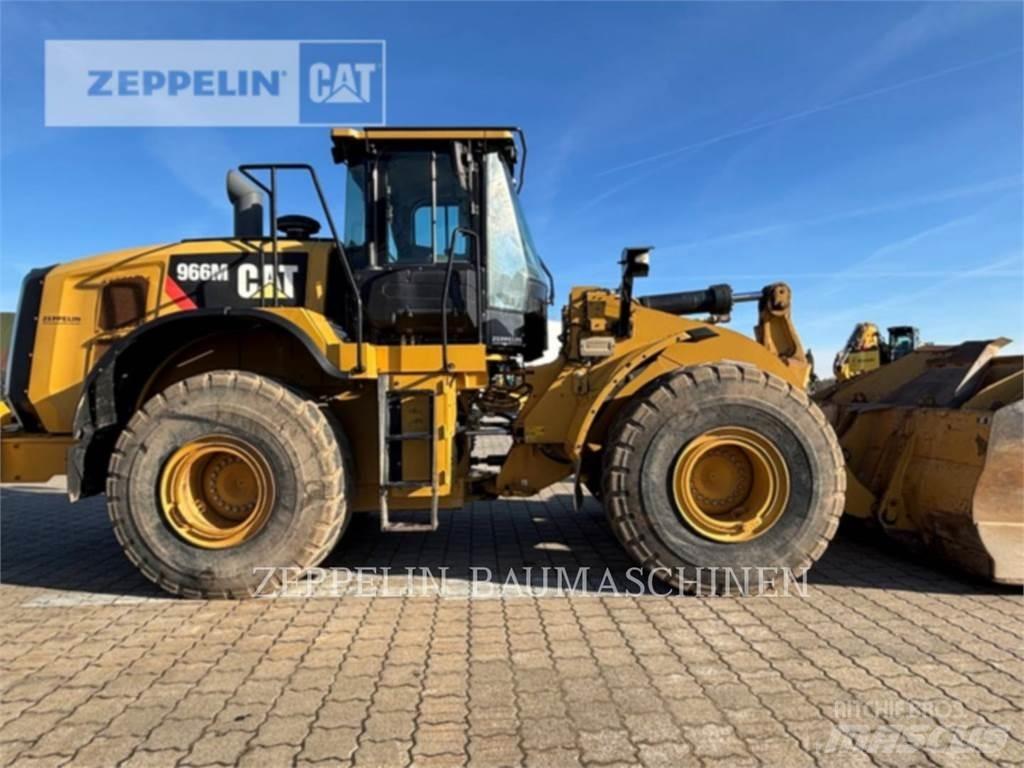 CAT 966M Kolové nakladače