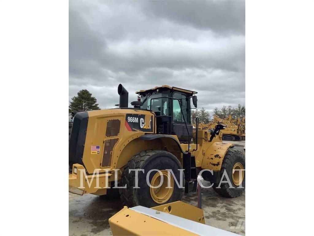 CAT 966M Kolové nakladače