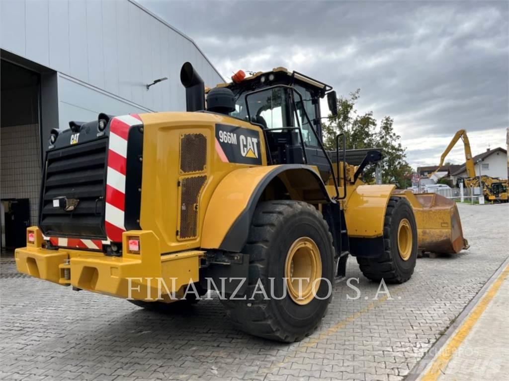 CAT 966M Kolové nakladače