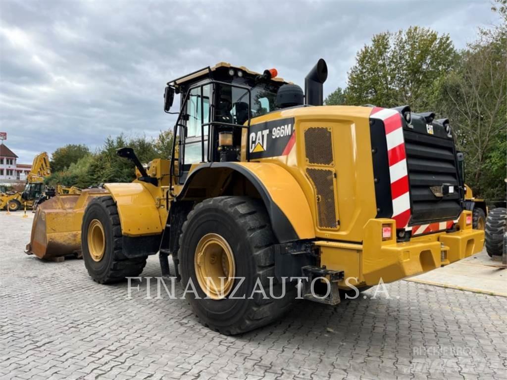 CAT 966M Kolové nakladače