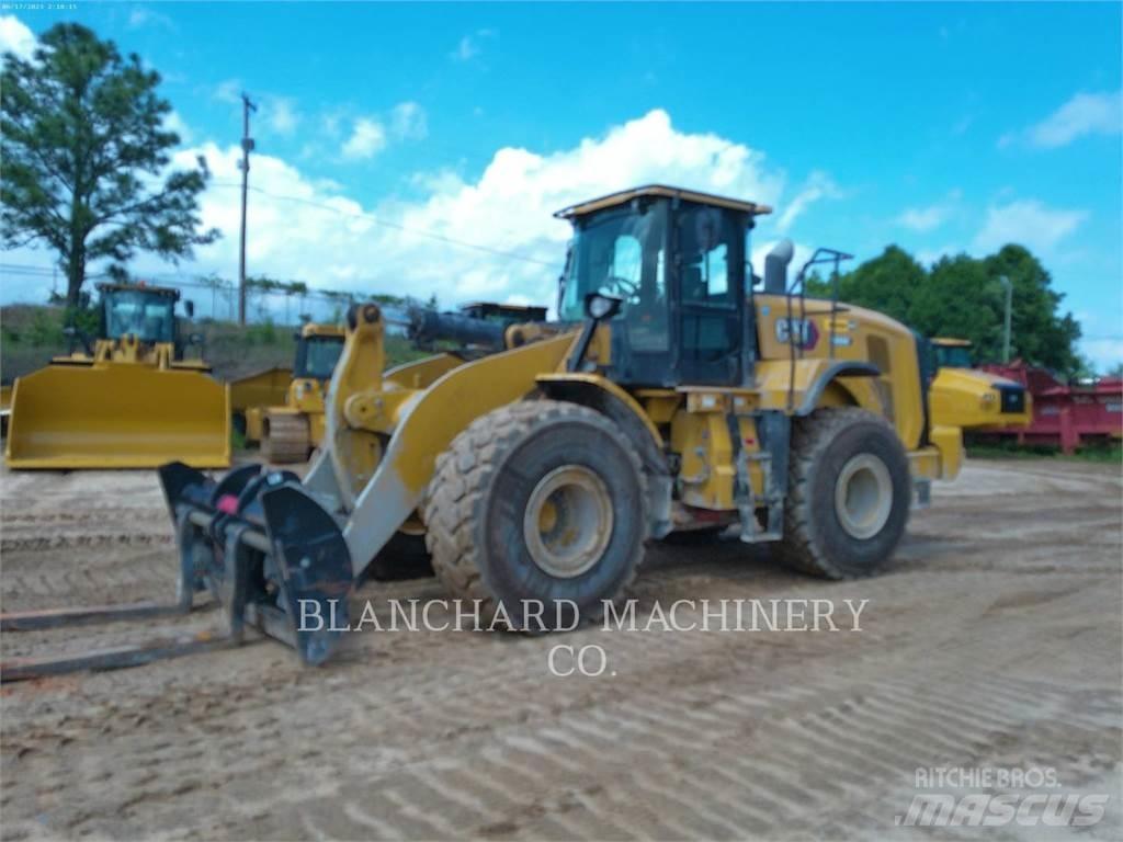 CAT 966M Kolové nakladače