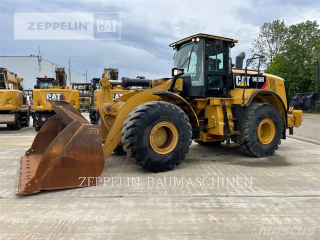 CAT 966M Kolové nakladače