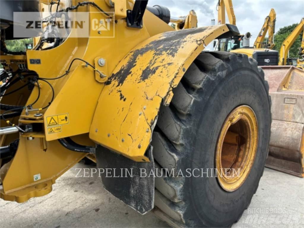 CAT 966M Kolové nakladače