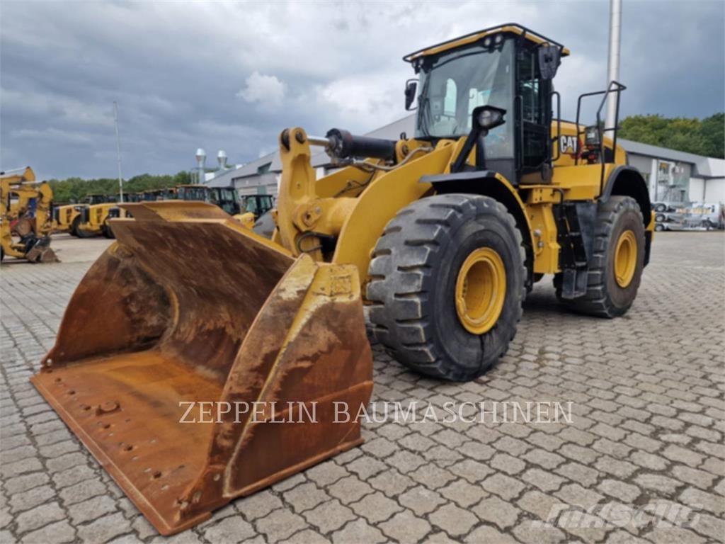 CAT 966M Kolové nakladače