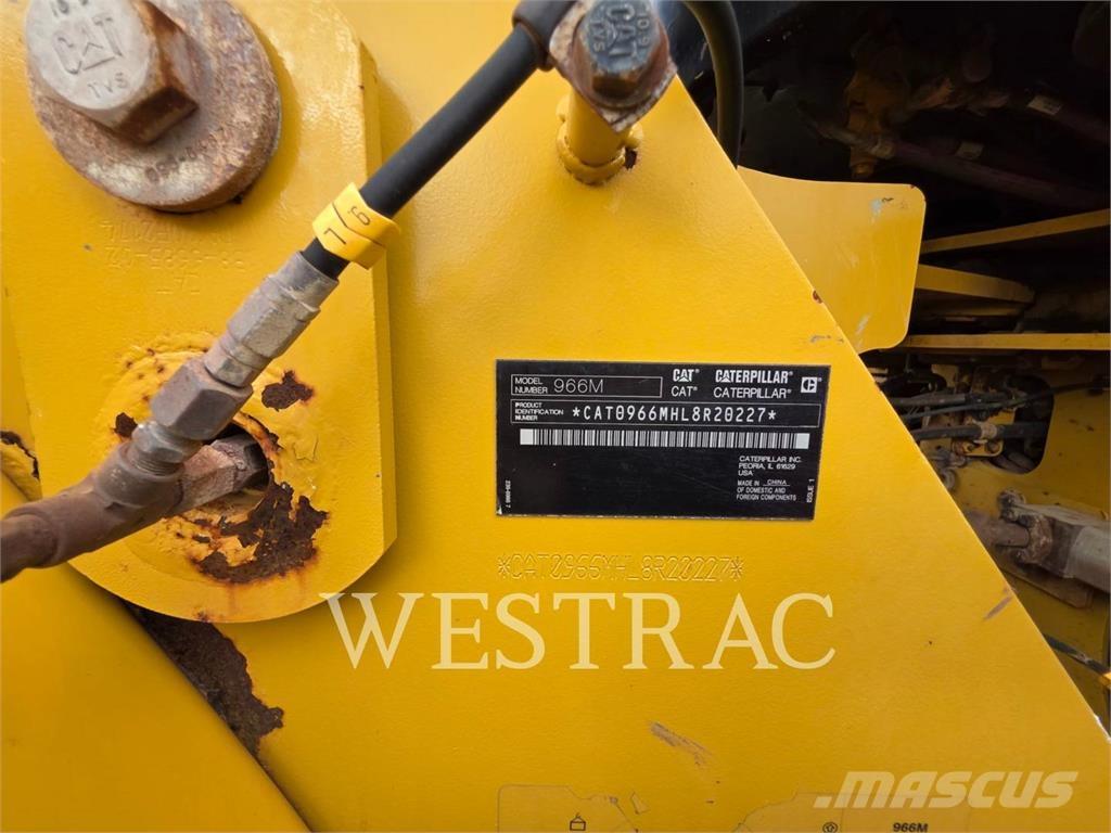 CAT 966M Kolové nakladače