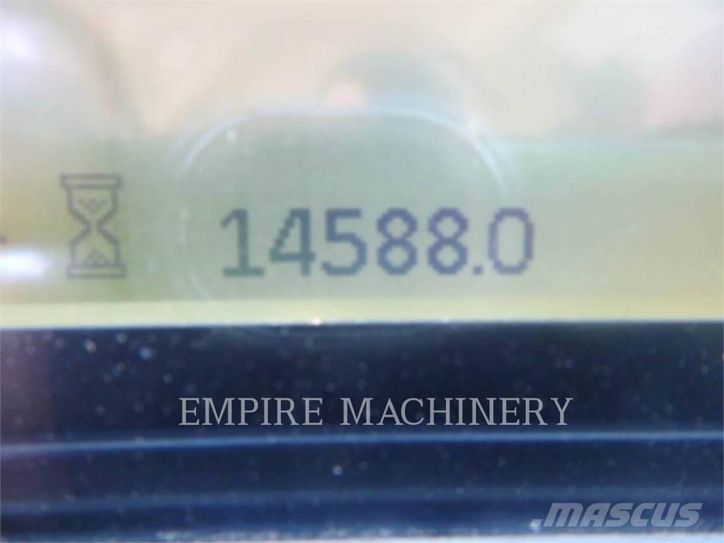 CAT 966M Kolové nakladače