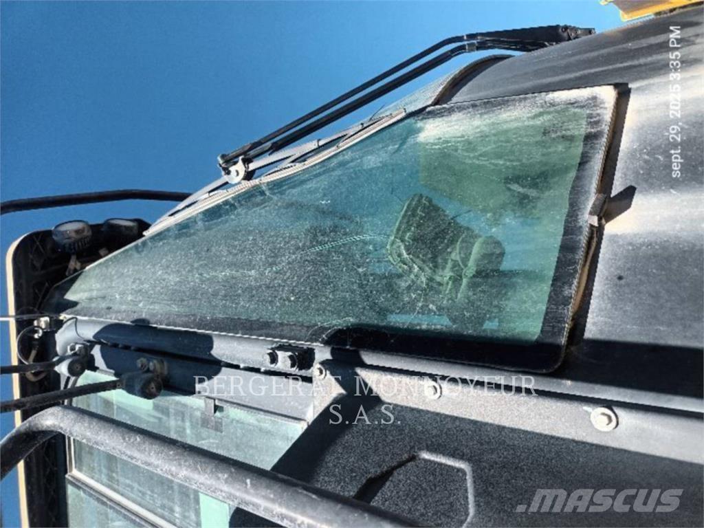 CAT 966M Kolové nakladače