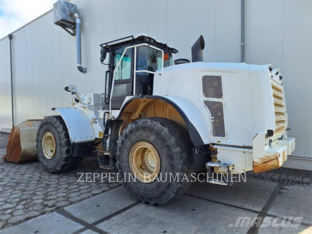 CAT 966M Kolové nakladače