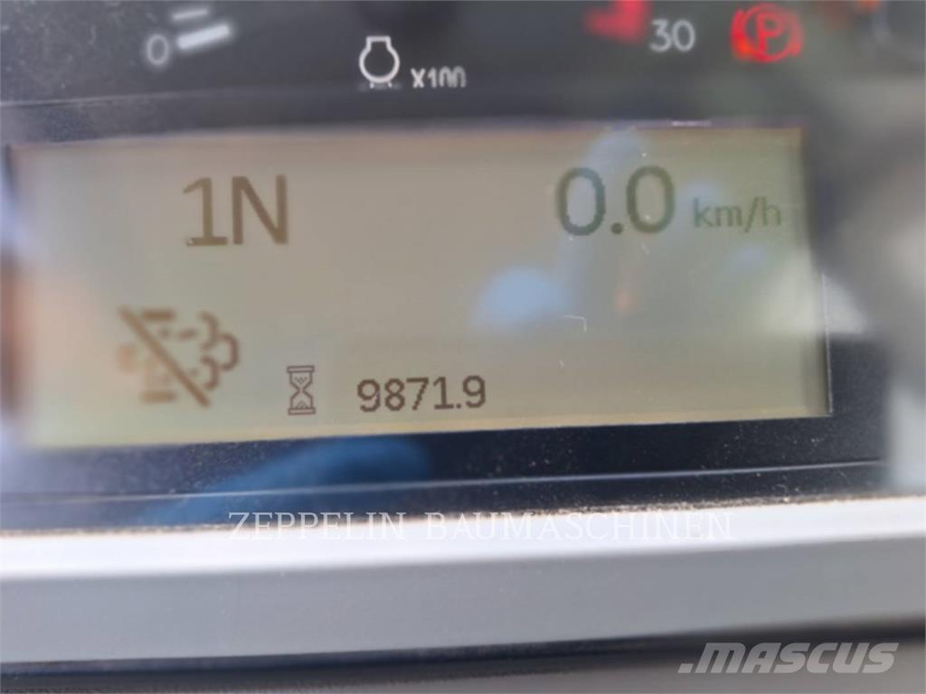 CAT 966M Kolové nakladače