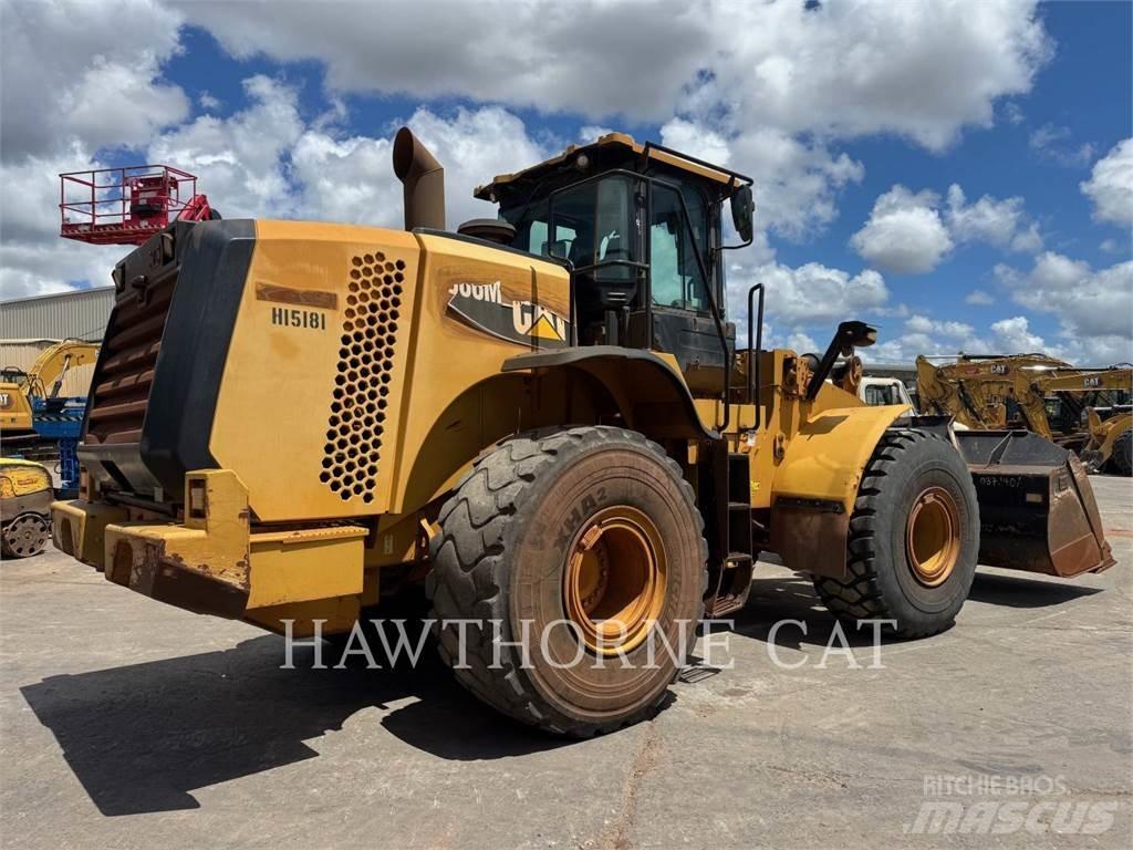 CAT 966M Kolové nakladače
