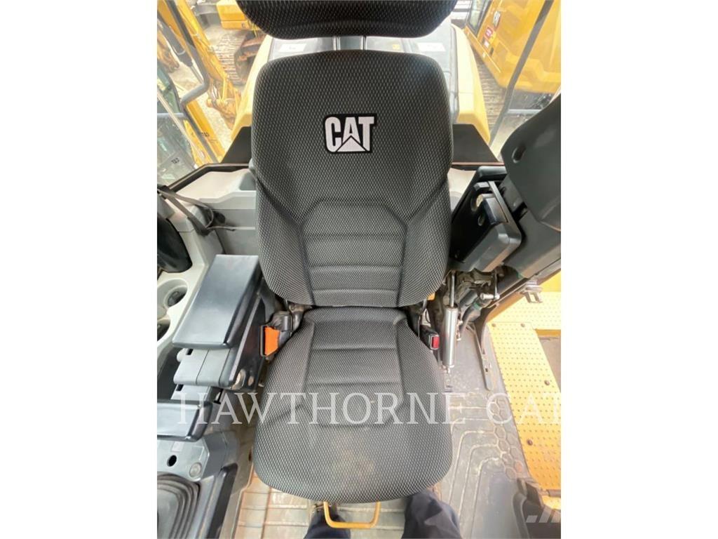 CAT 966M Kolové nakladače