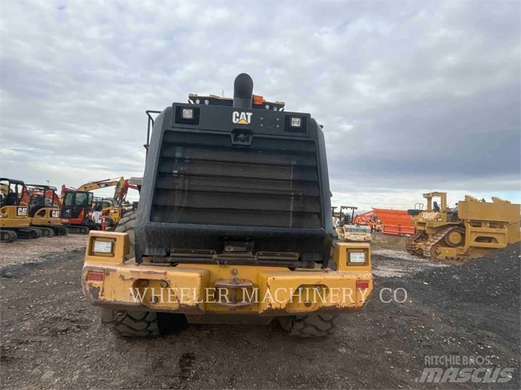 CAT 966M QC 3V Kolové nakladače