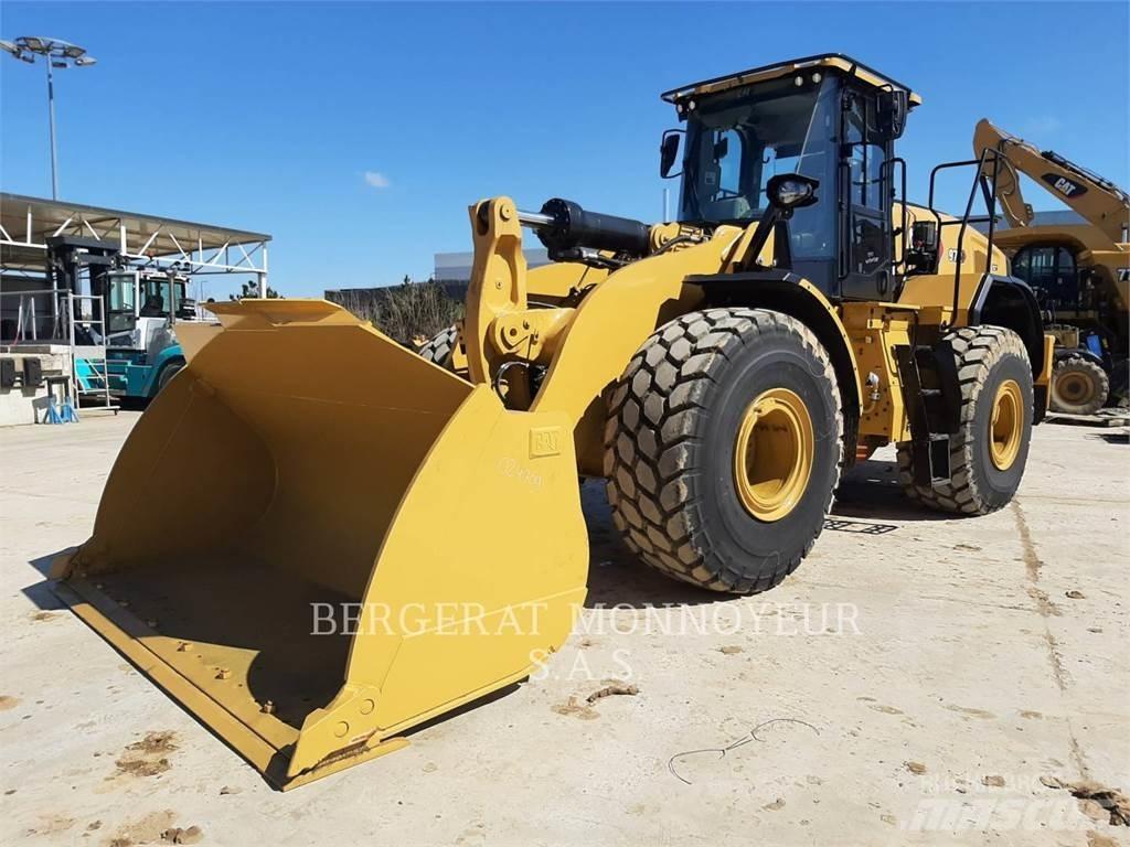 CAT 972 Kolové nakladače