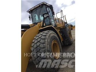 CAT 972 Kolové nakladače