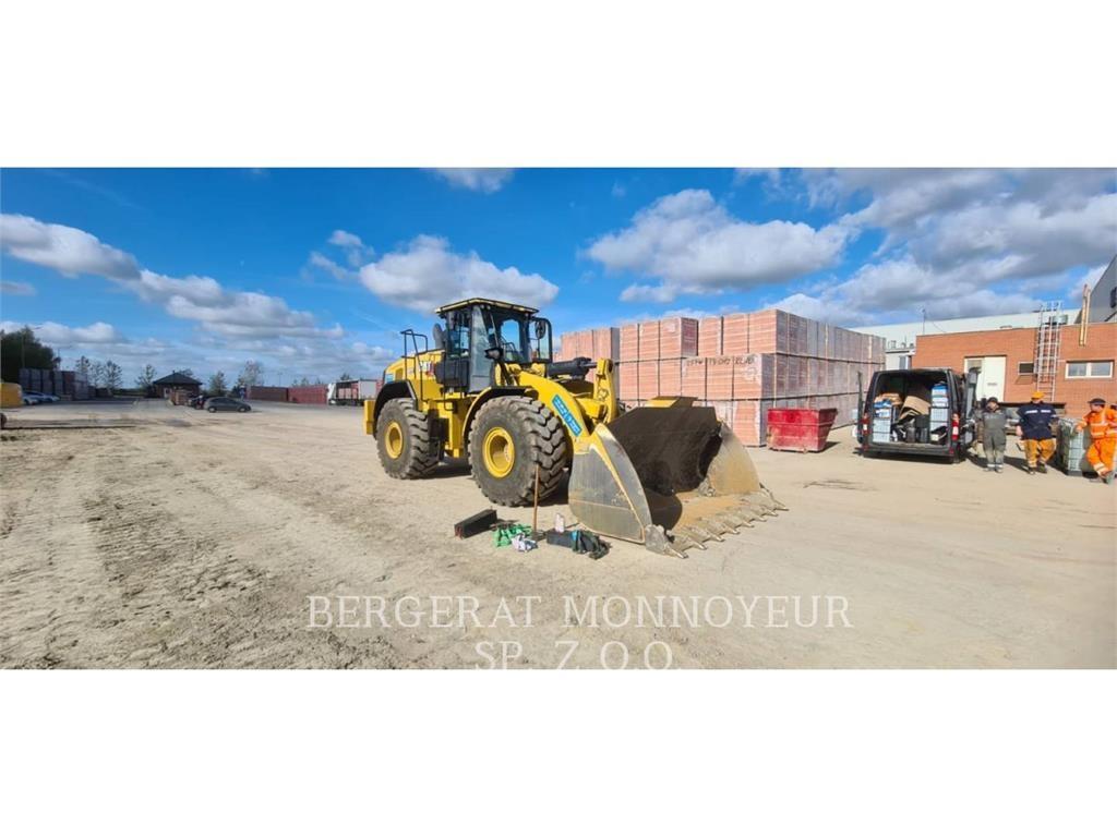 CAT 972 Kolové nakladače