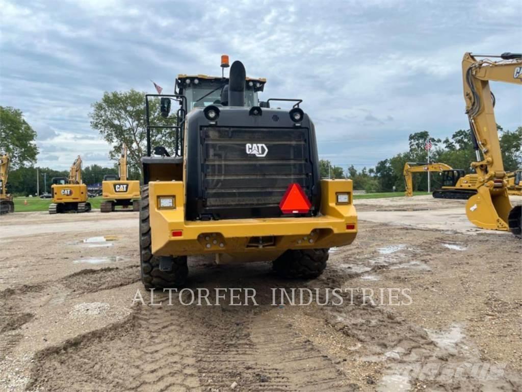 CAT 972-14 Kolové nakladače