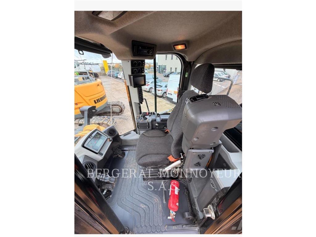 CAT 972 M XE Kolové nakladače