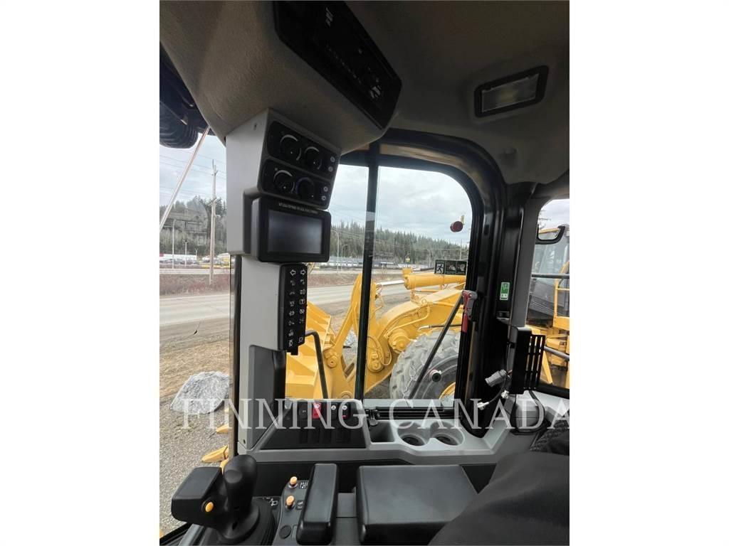 CAT 972 MXE Kolové nakladače