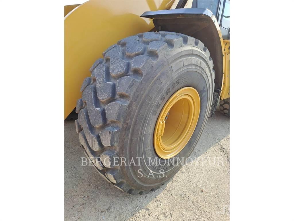 CAT 972 XE Kolové nakladače