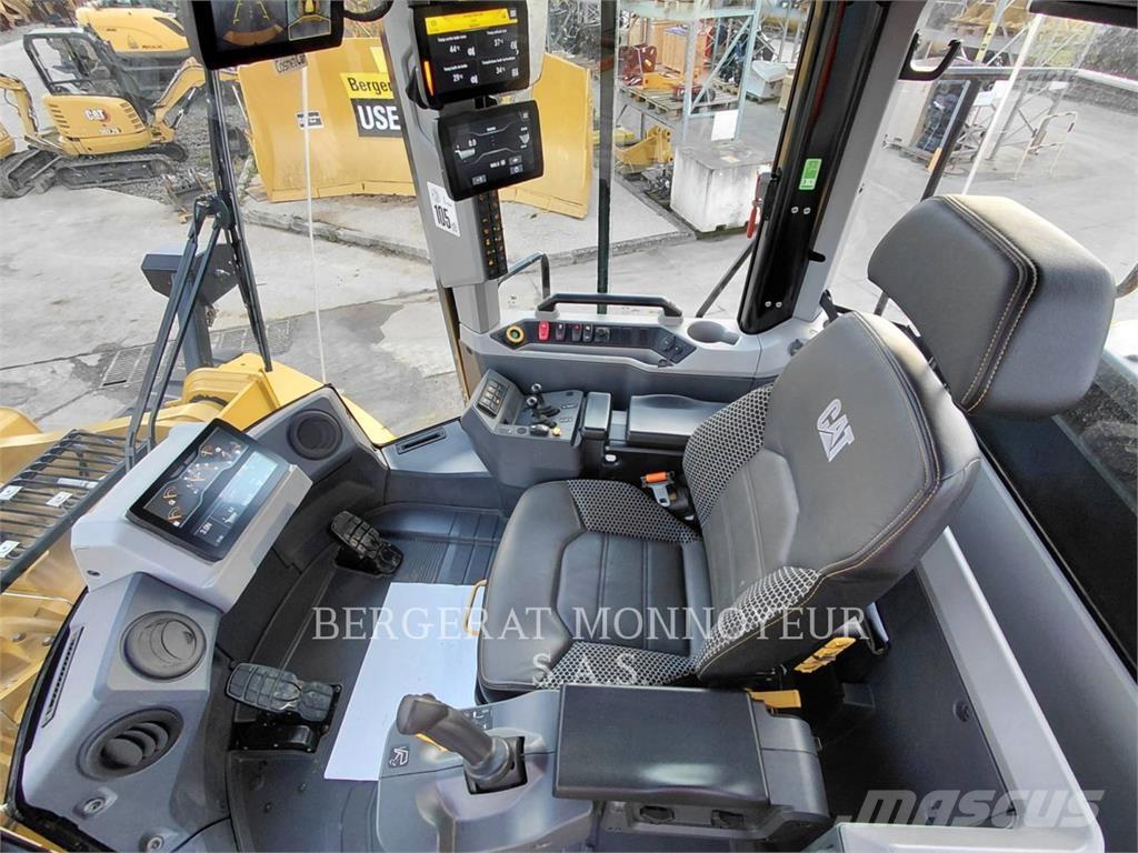 CAT 972 XE Kolové nakladače