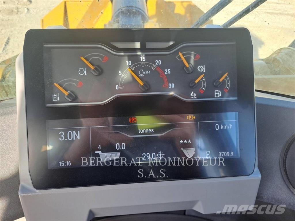 CAT 972 XE Kolové nakladače