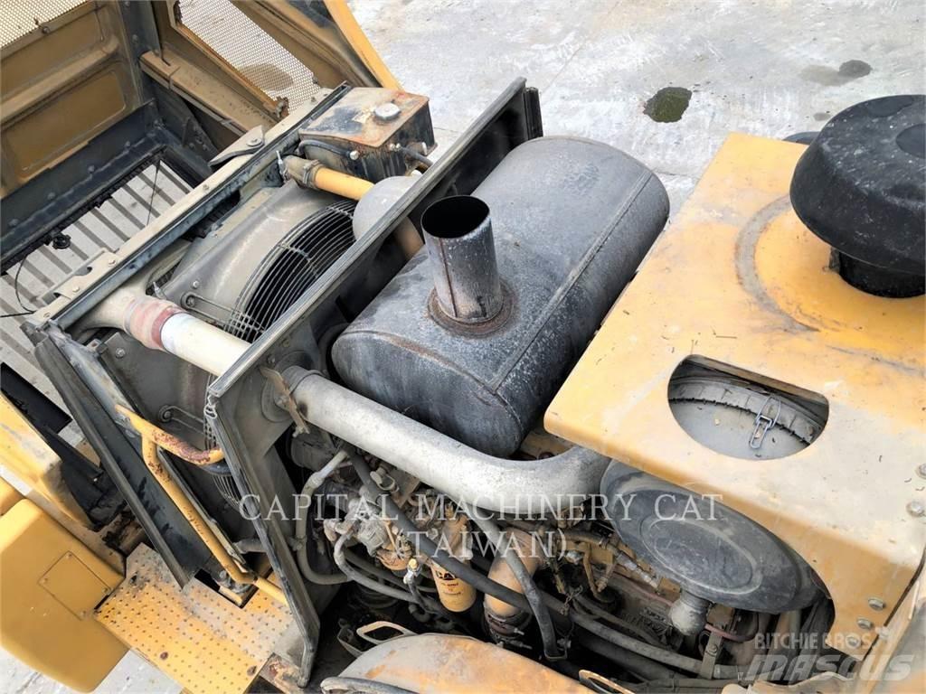 CAT 972H Kolové nakladače