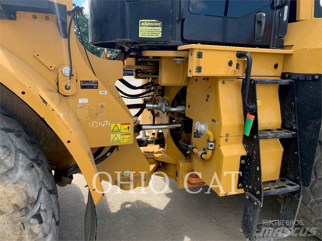CAT 972M Kolové nakladače