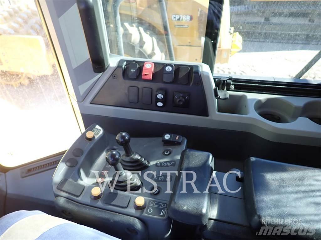 CAT 972M Kolové nakladače