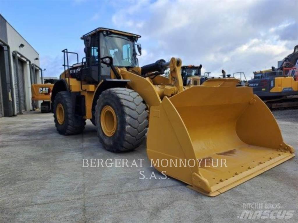 CAT 972M Kolové nakladače