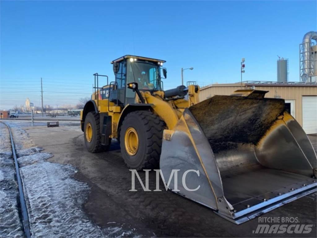 CAT 972M Kolové nakladače