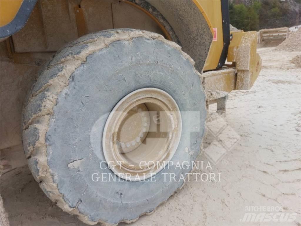 CAT 972M Kolové nakladače