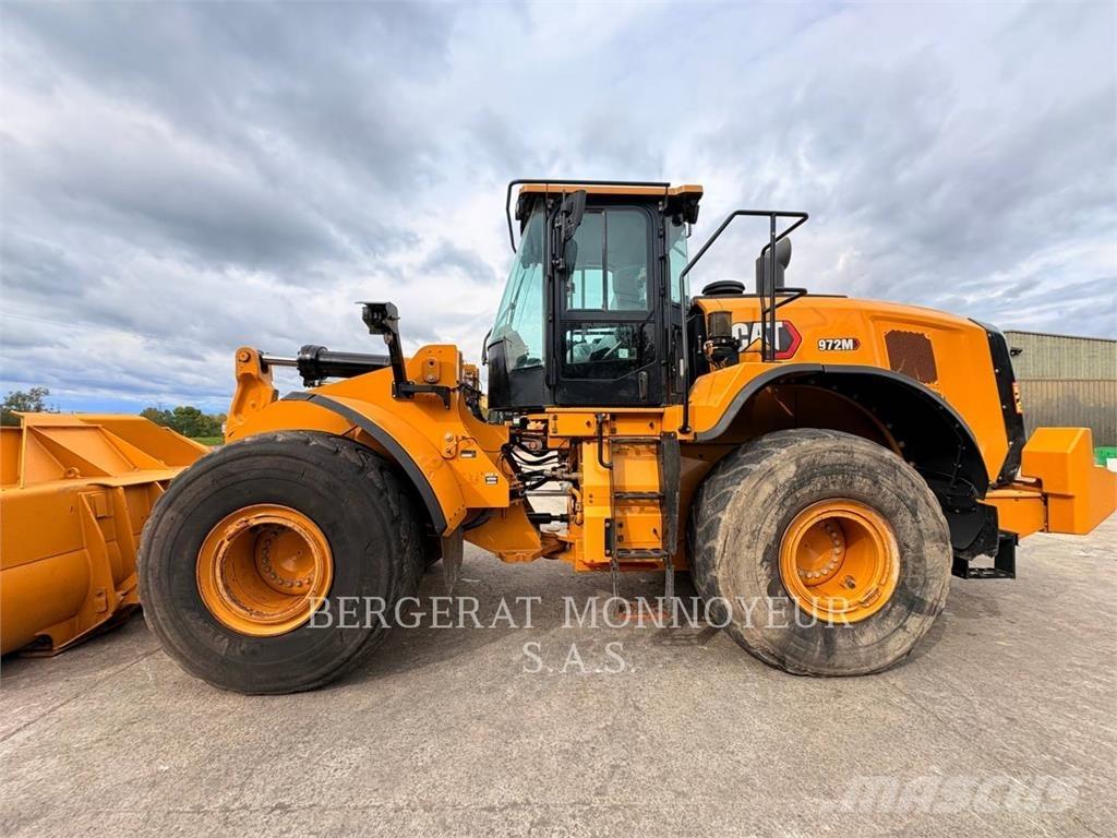 CAT 972M Kolové nakladače