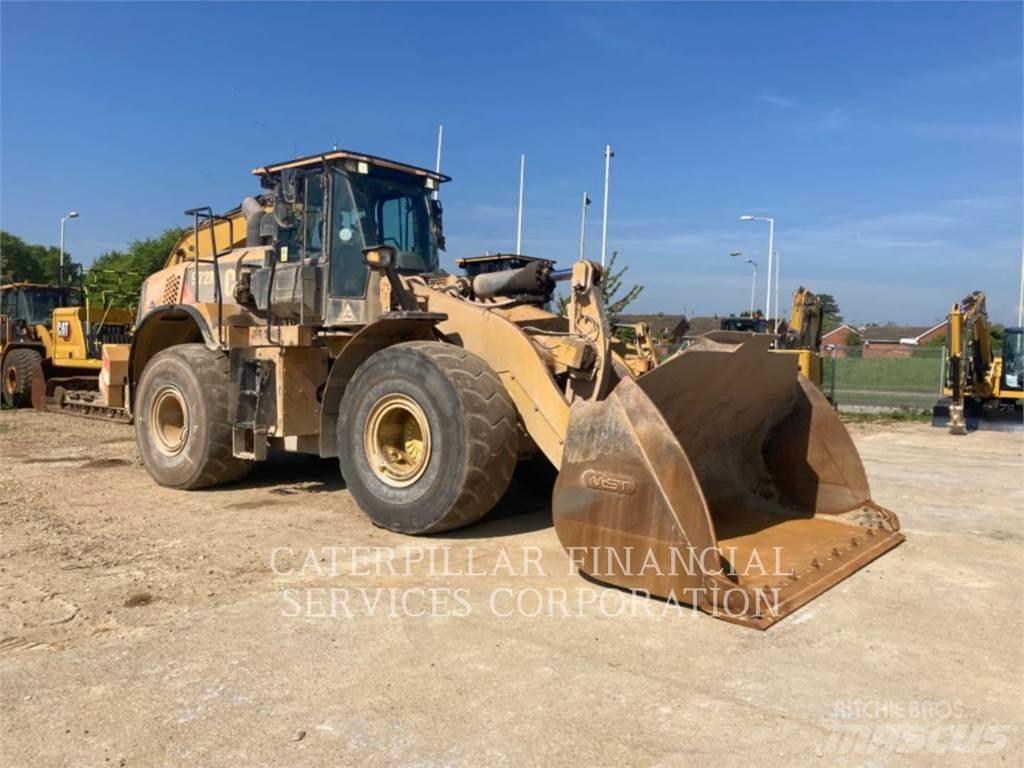 CAT 972M Kolové nakladače