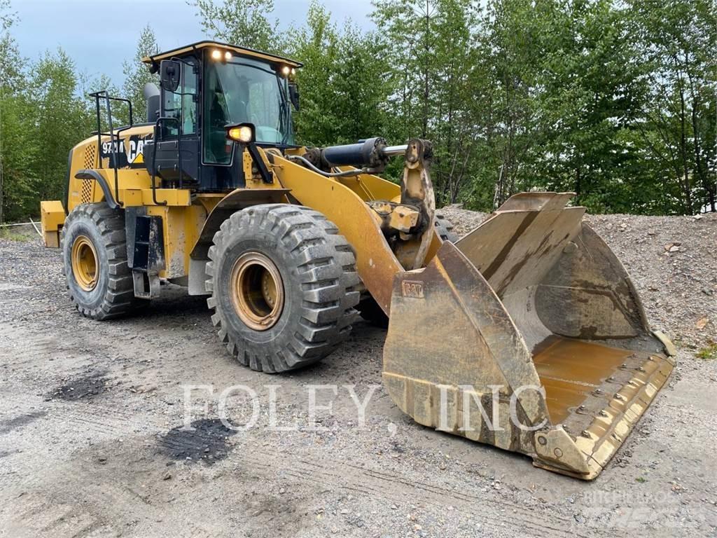 CAT 972M Kolové nakladače