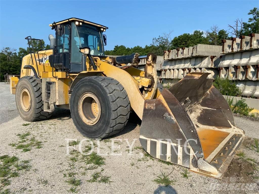 CAT 972M Kolové nakladače
