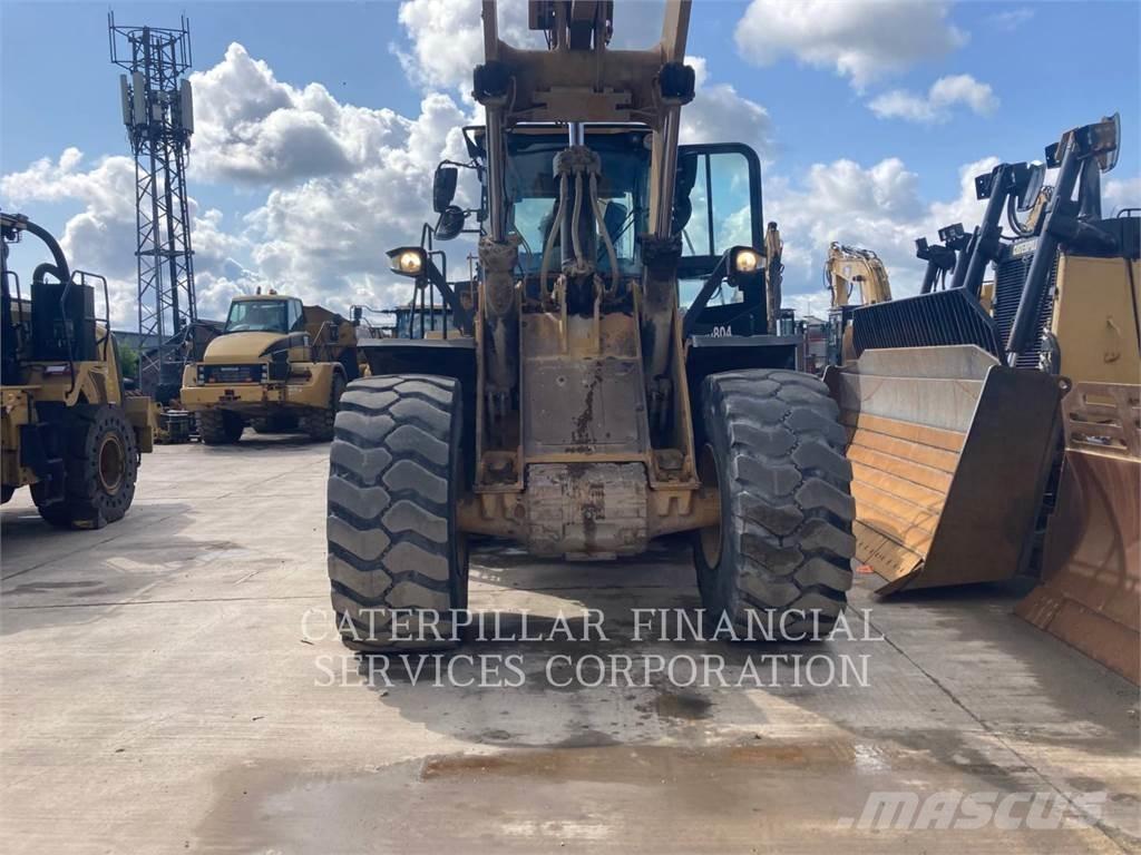 CAT 972M Kolové nakladače