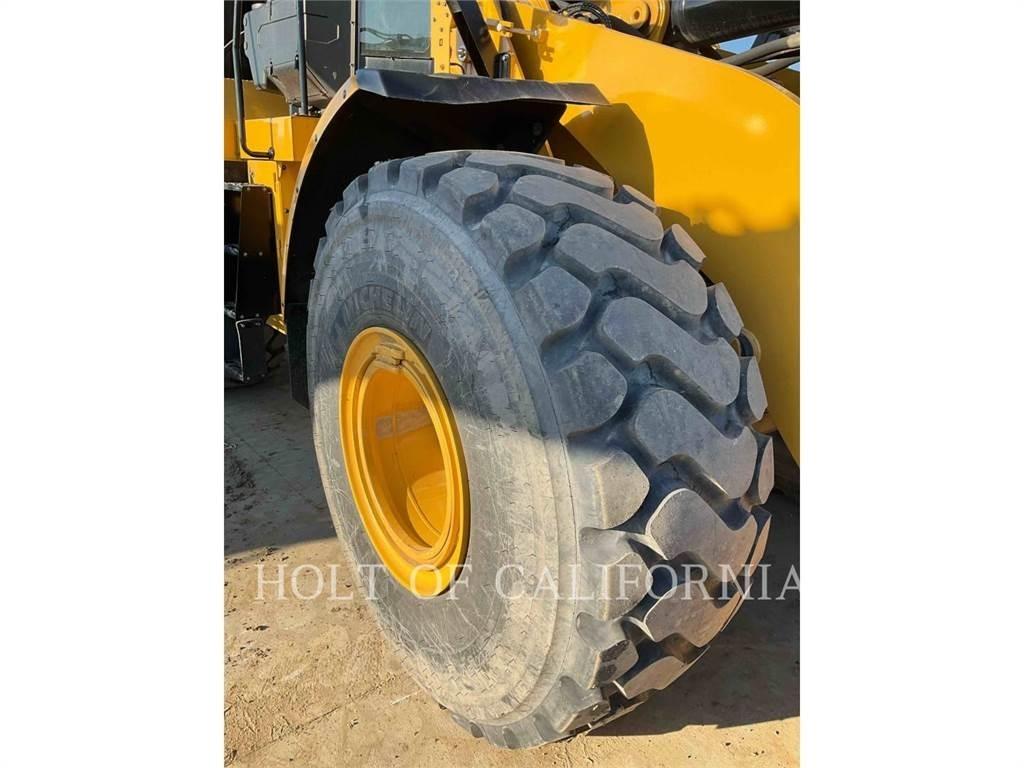 CAT 972M Kolové nakladače