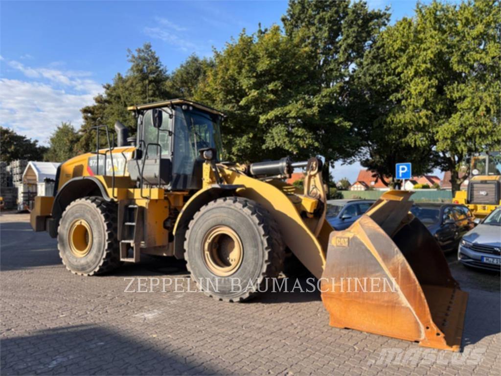 CAT 972M Kolové nakladače