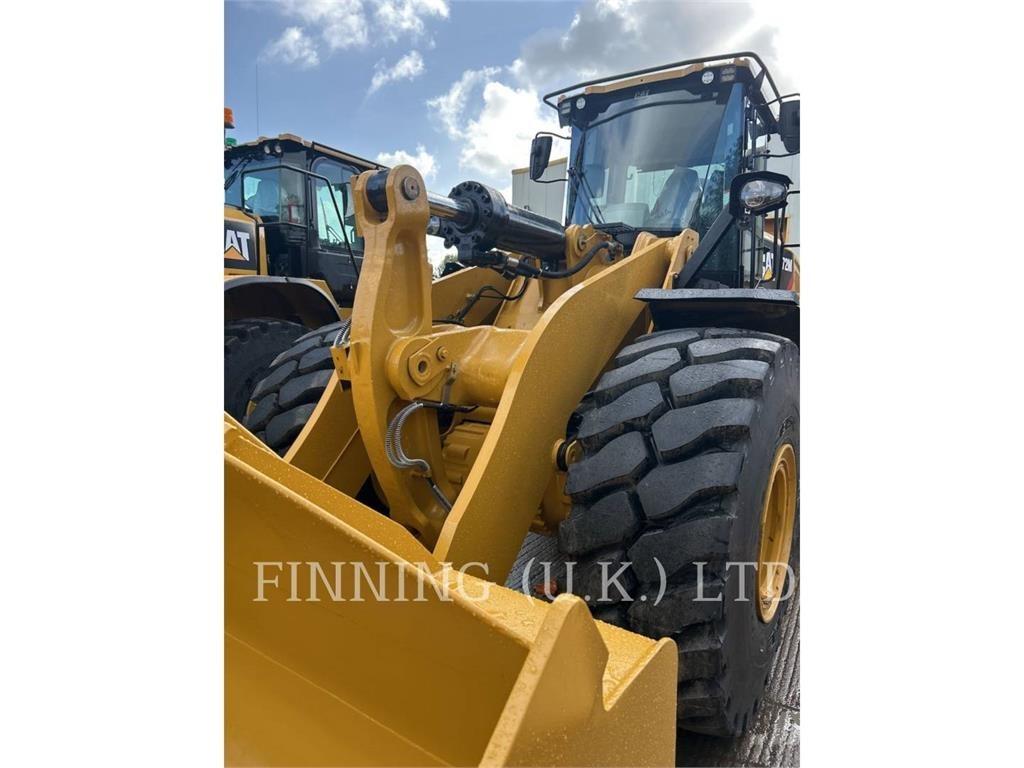 CAT 972M Kolové nakladače
