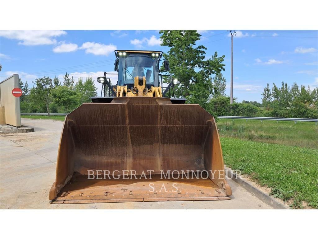 CAT 972M XE Kolové nakladače