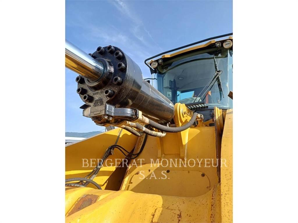 CAT 972M XE Kolové nakladače