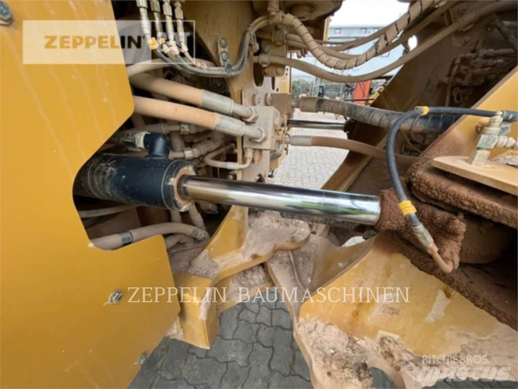 CAT 972MXE Kolové nakladače