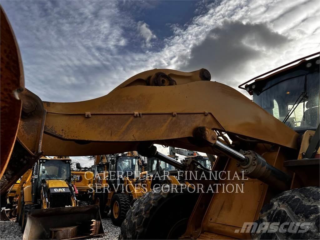 CAT 972MXE Kolové nakladače